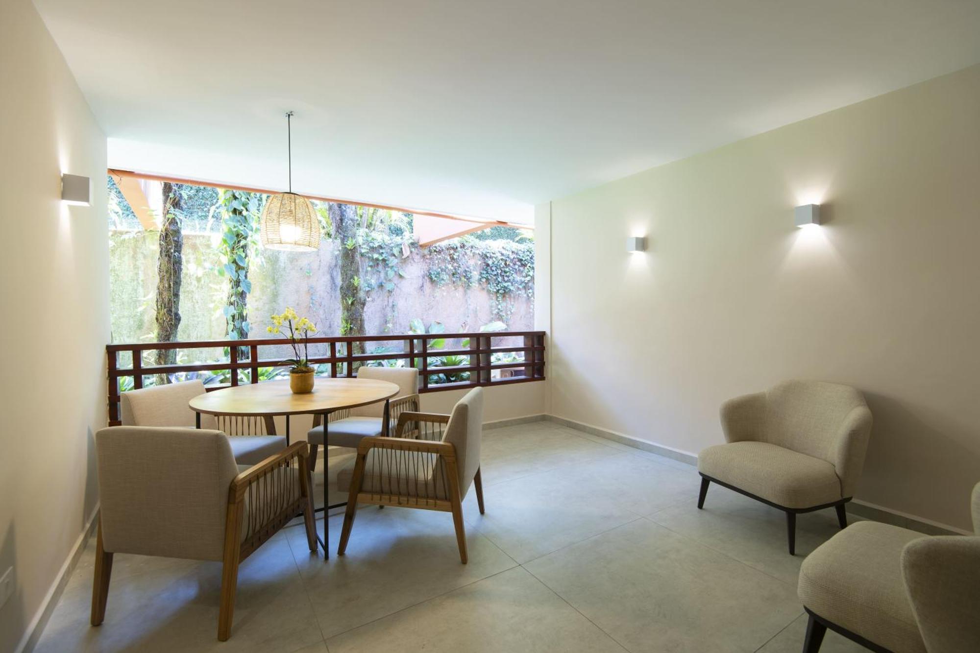 Rossa Hotel
